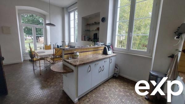 maison de village avec garage et piscine