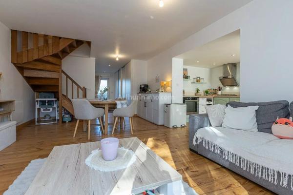 Vente                                                      Maison
                        
                     4 pièces                      115 m2                     à Belley