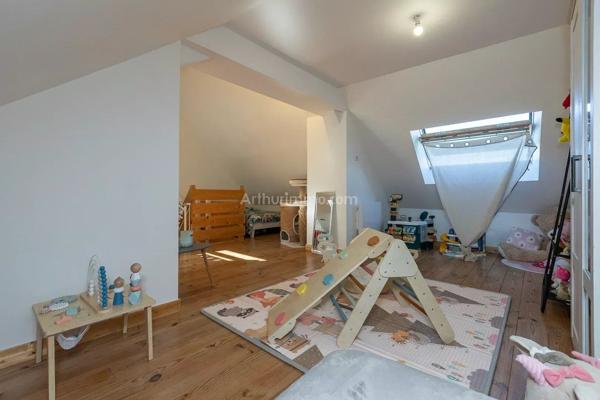 Vente                                                      Maison
                        
                     4 pièces                      115 m2                     à Belley