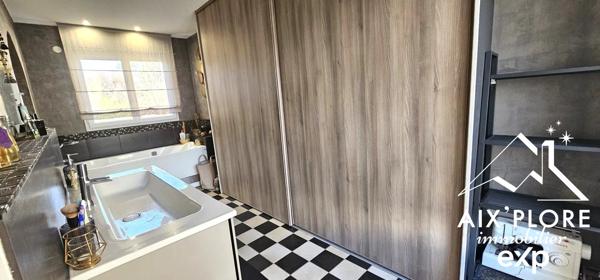 VILLA EXCEPTIONNELLE 175M2 AVEC PISCINE ET DEPENDANCES