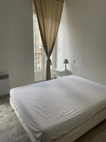 Dpt Hautes Pyrénées (65), à vendre LOURDES immeuble