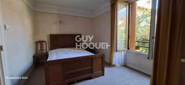 Ancien corps de ferme à rénover au coeur du village