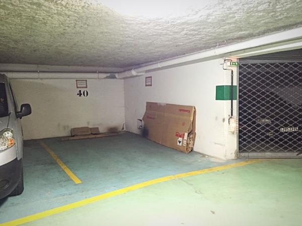 Place de parking,  
Nantes 44000