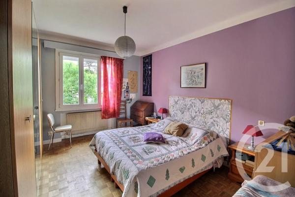 Maison à vendre  6 pièces - 144,93 m 2   MONTLUEL  - 01