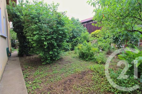 Maison à vendre  6 pièces - 144,93 m 2   MONTLUEL  - 01