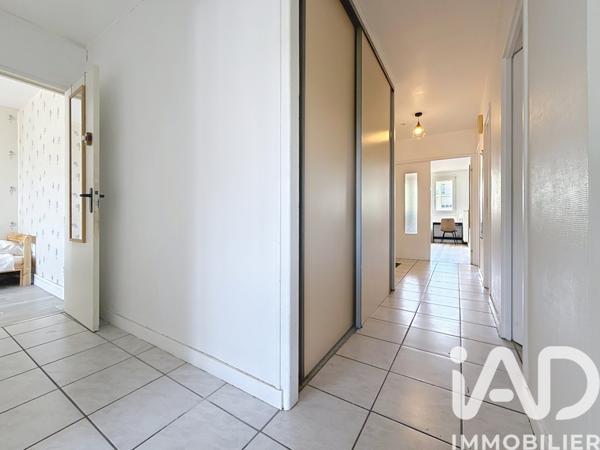 Location appartement 4 pièces 71 m² Saint-Jean-le-Blanc