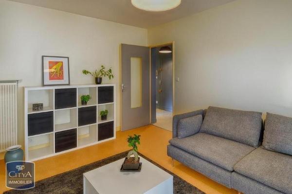 Appartement à louer 4 pièces 74.35m²