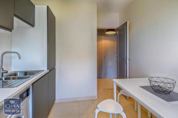 Appartement à louer 4 pièces 74.35m²