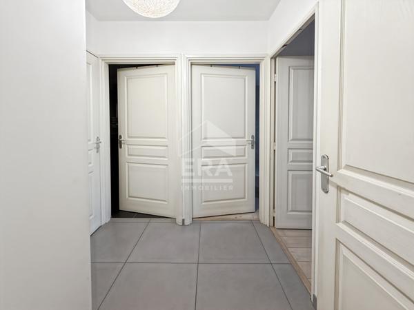 Appartement Marseille 4 pièces 86.22 m2 terrasse et place de parking