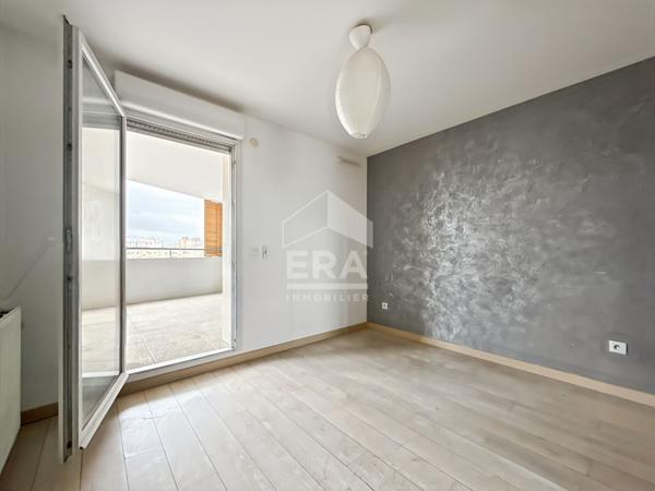 Appartement Marseille 4 pièces 86.22 m2 terrasse et place de parking
