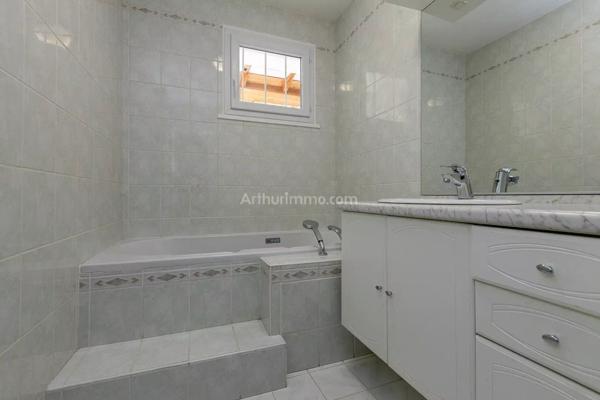 Vente Maison 4 pièces 131 m2 à Morestel