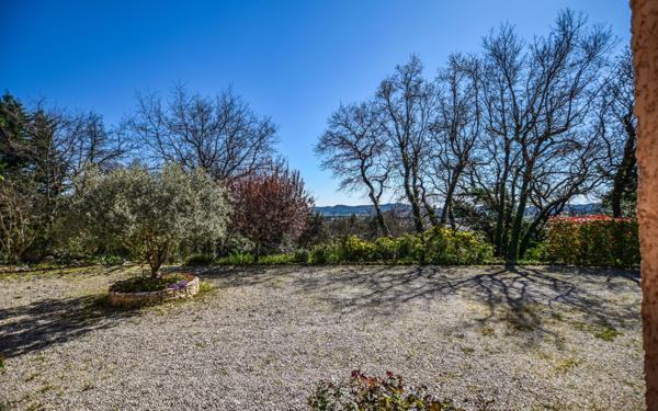 Maison à vendre    4 pièces •  Rochefort-du-Gard