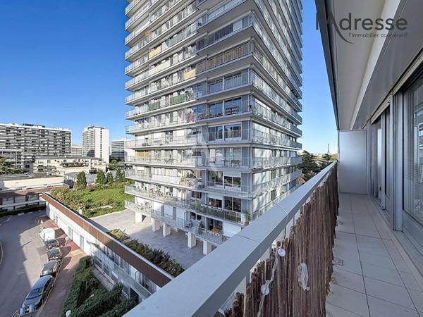 PUTEAUX/ Emeraude - Appartement 2 pièces 47m² - 12m² de Balcon - 1 Cave - 1 Parking