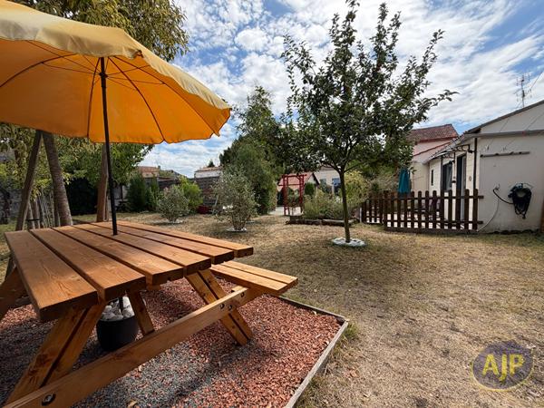 Maison à vendre Pons - 7 pièces, 179m² avec 5 chambre(s) à 378 400€ - AJP Immobilier Pons