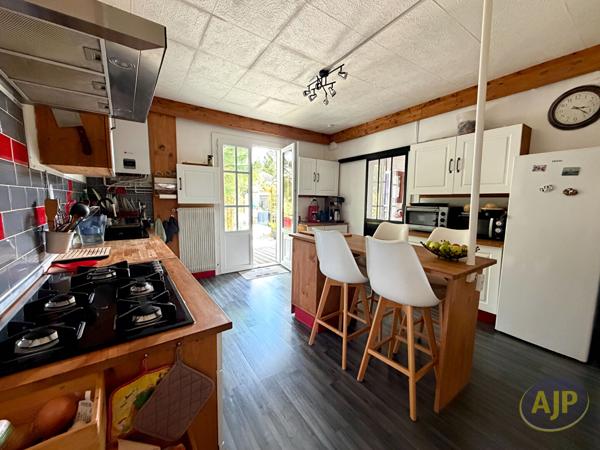 Maison à vendre Pons - 7 pièces, 179m² avec 5 chambre(s) à 378 400€ - AJP Immobilier Pons