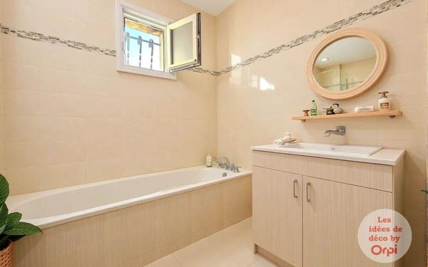 Maison à vendre    5 pièces •  Vauvert