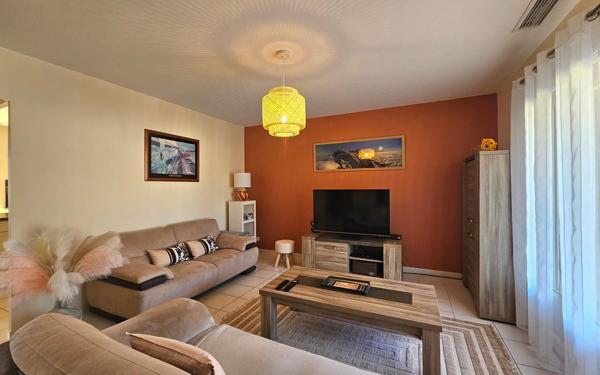 Maison à vendre    5 pièces •  Vauvert