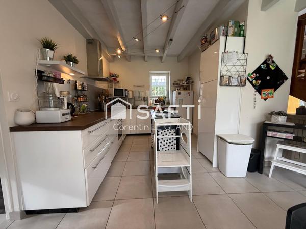 Maison en pierre à deux pas des commodités