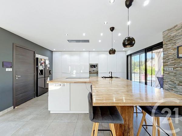 Maison à vendre  9 pièces - 341 m 2   STE SIGOLENE  - 43