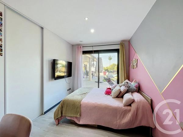 Maison à vendre  9 pièces - 341 m 2   STE SIGOLENE  - 43