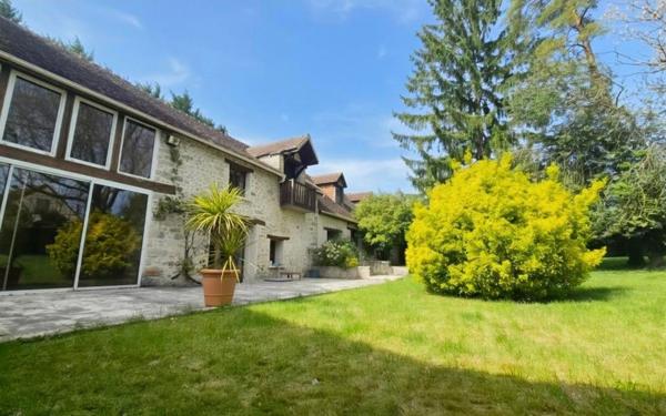 Maison à vendre    6 pièces • 371 m2 Morigny-Champigny