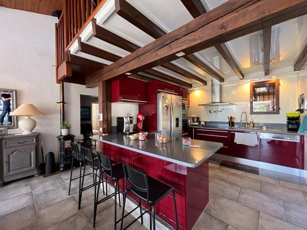 Maison T7 de 208 m² - Porte d'Agen