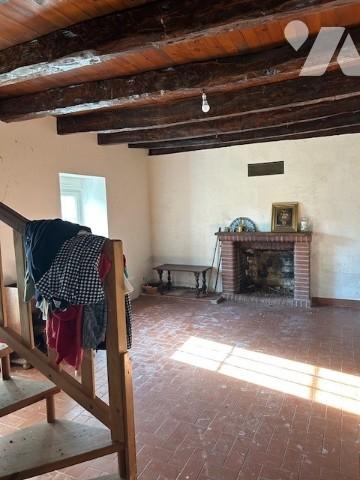 Ensemble immobilier de deux maisons d'habitation avec dépendances à BOURBRIAC, prévoir travaux