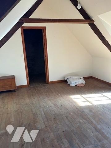 Ensemble immobilier de deux maisons d'habitation avec dépendances à BOURBRIAC, prévoir travaux