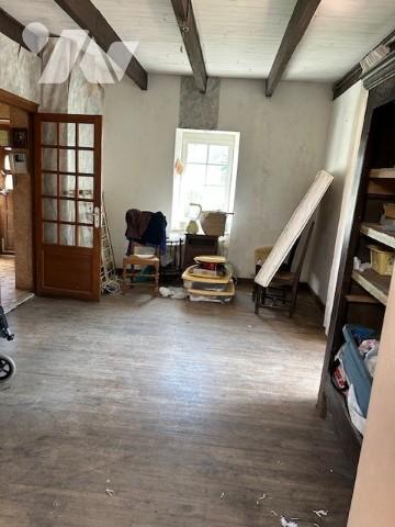 Ensemble immobilier de deux maisons d'habitation avec dépendances à BOURBRIAC, prévoir travaux