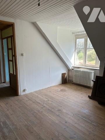 Ensemble immobilier de deux maisons d'habitation avec dépendances à BOURBRIAC, prévoir travaux