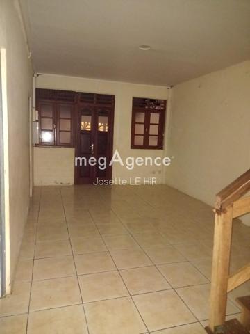 Maison à MATOURY, 97351 - 6 pièces 200m²