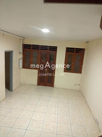 Maison à MATOURY, 97351 - 6 pièces 200m²