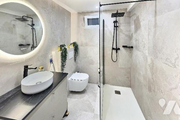 À VENDRE – Superbe 2 pièces rénové – 41 m² – SAINT LAURENT DU VAR