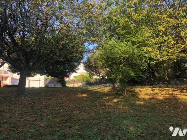 CHATEAUFARINE TERRAIN à BATIR de 10a57ca