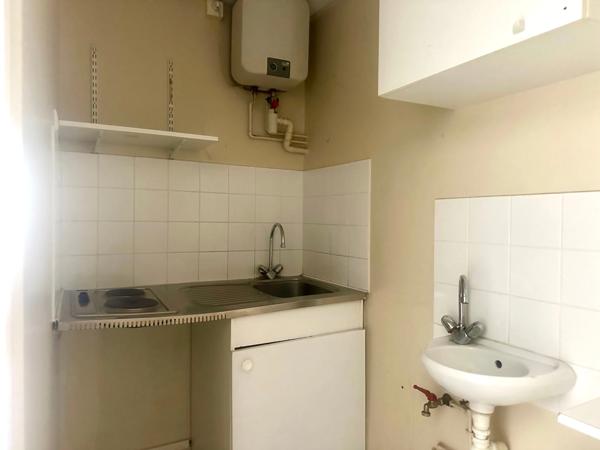 Rare place verdun à Saumur à louer un local commercial de 268m²