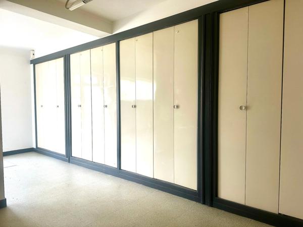 Rare place verdun à Saumur à louer un local commercial de 268m²