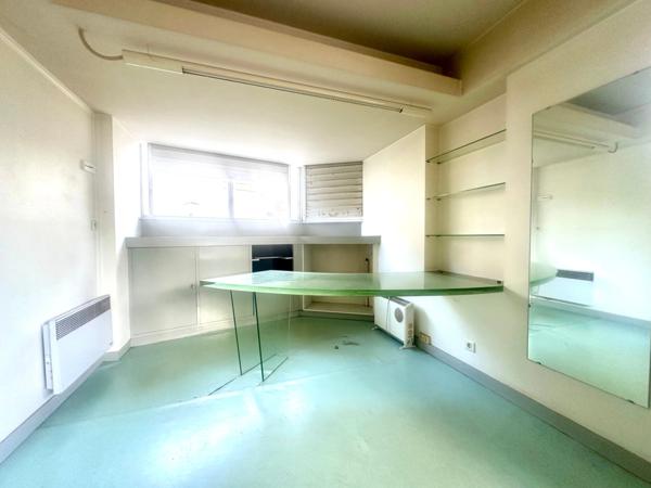 Rare place verdun à Saumur à louer un local commercial de 268m²