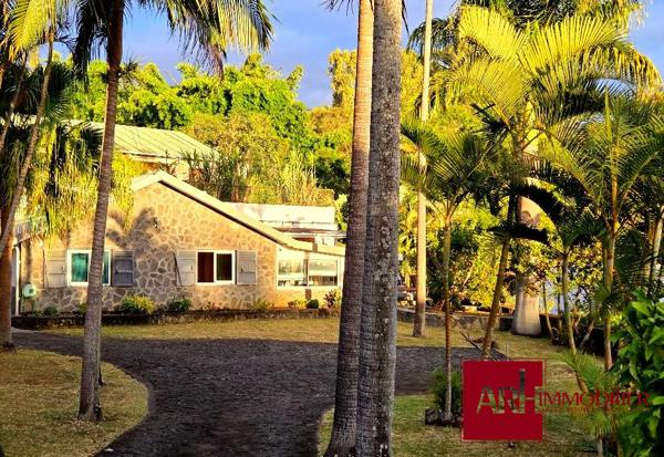 A vendre - Très belle Villa - Le Guillaume Saint-Paul - Terrain bien arboré - F5 - Larges varangues