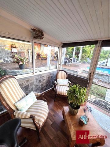 A vendre - Très belle Villa - Le Guillaume Saint-Paul - Terrain bien arboré - F5 - Larges varangues