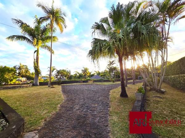 A vendre - Très belle Villa - Le Guillaume Saint-Paul - Terrain bien arboré - F5 - Larges varangues