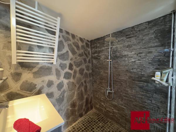 A vendre - Très belle Villa - Le Guillaume Saint-Paul - Terrain bien arboré - F5 - Larges varangues