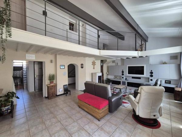 Maison de caractère de 290m2 avec sauna et jacuzzi