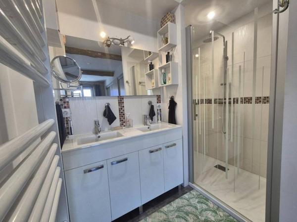 Maison de caractère de 290m2 avec sauna et jacuzzi