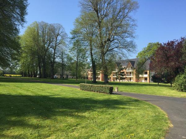 INVESTISSEMENT LOCATIF – Honfleur – Résidence de Tourisme Goélia Résidence du Parc – 5,59 % de rentabilité