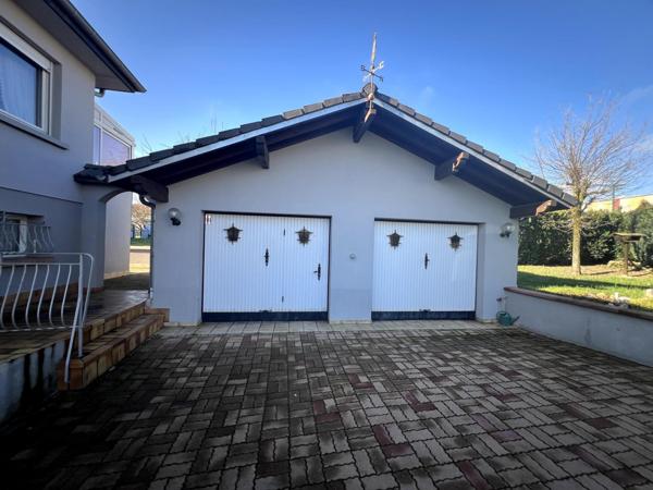 Maison + sous-sol aménagé, 3 garages