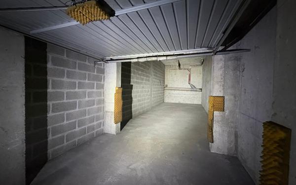 Stationnement à vendre    31,95 m2 Lyon 7