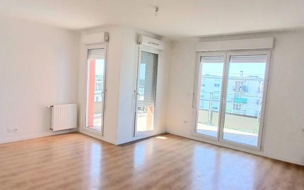 Appartement à louer    4 pièces • 77,62 m2 Cergy