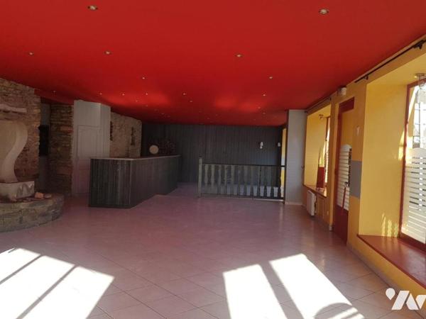 Immeuble à usage de commerce et/ou d'habitation proche centre-ville