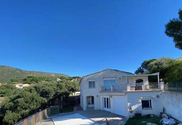 Vente Villa 7 pièces 189 m2 à Le Lavandou