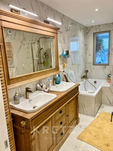 Cap corse à 7 minutes de Bastia, magnifique T4 volant sur la mer